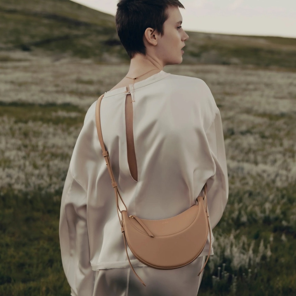 Numéro Dix
EDITION SMOOTH BEIGE